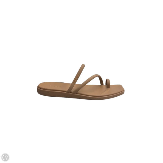 Sandals Flats By Crocs In Tan, Size: 10