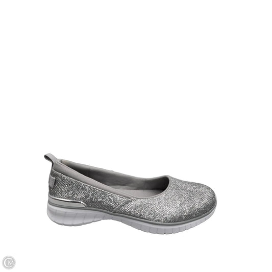 Shoes Flats By Skechers In Silver, Size: 9