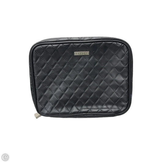 Makeup Bag By Clothes Mentor, Size: Medium