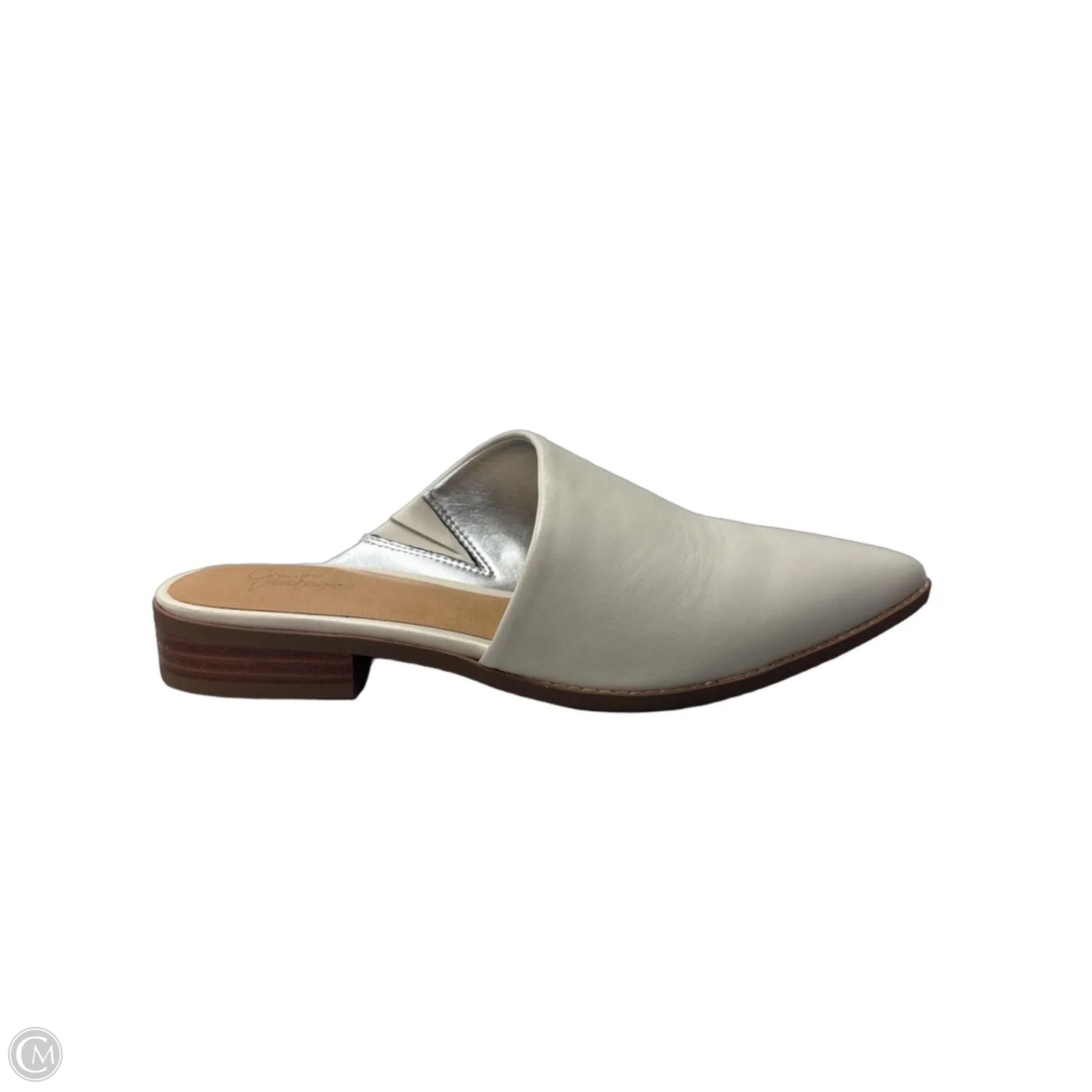 Shoes Flats By Crown Vintage In Cream, Size: 8