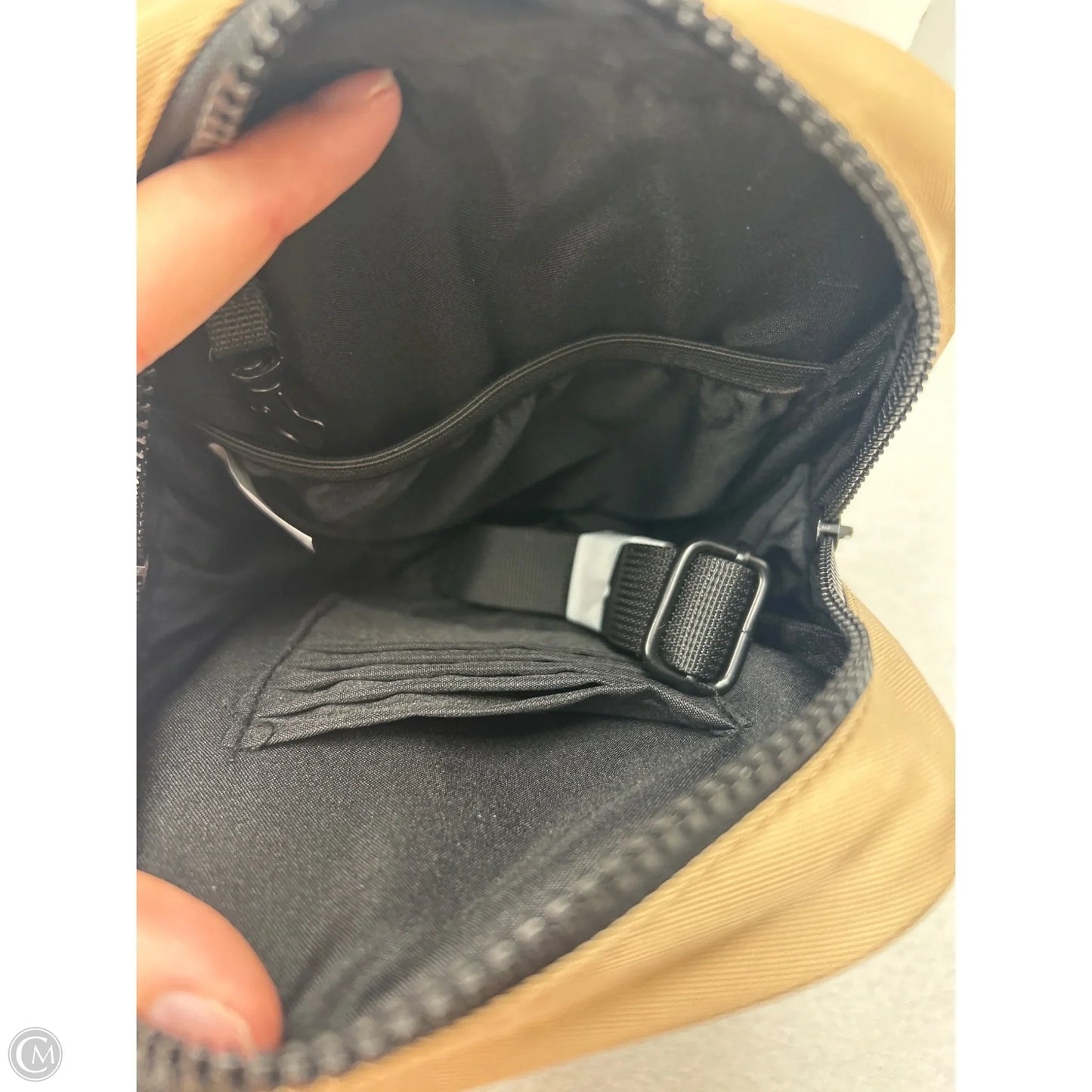 Crossbody By Cmc, Size: Medium