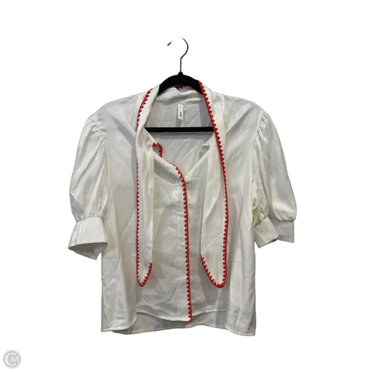 Top Short Sleeve By Glam In White, Size: M