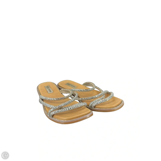 Sandals Flats By Steve Madden In Silver, Size: 8