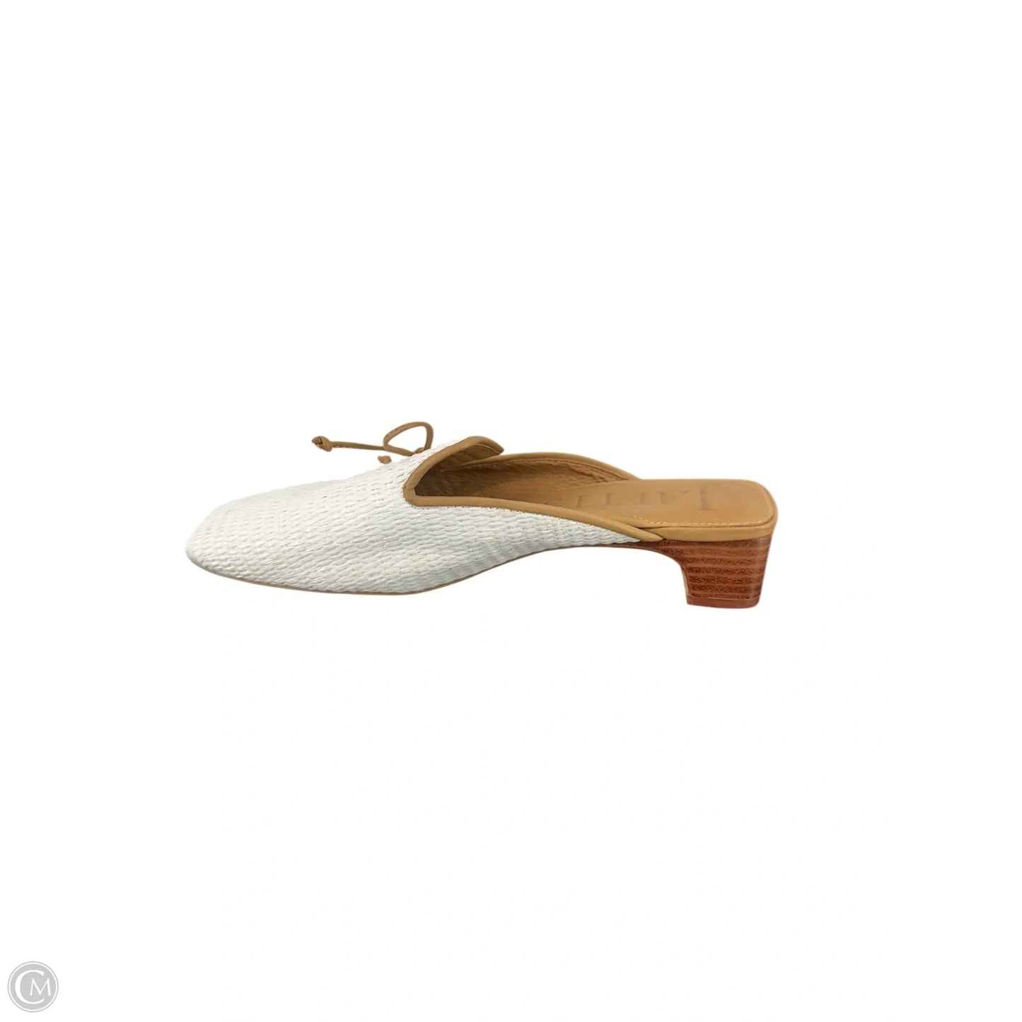 Shoes Flats By Clothes Mentor In White, Size: 9