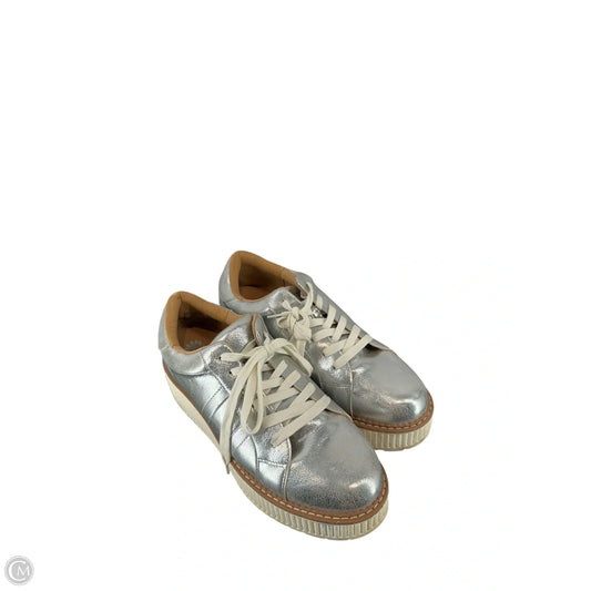 Shoes Sneakers By Yellow Box In Silver, Size: 9.5
