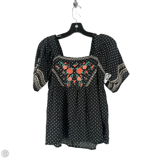 Top Short Sleeve By Clothes Mentor In Polkadot Pattern, Size: M