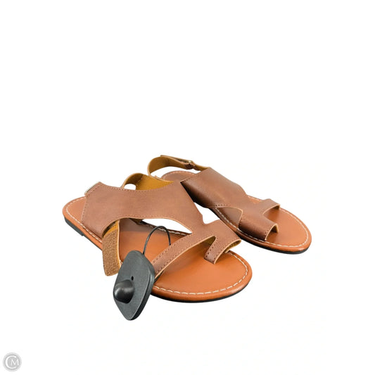 Sandals Flats By Clothes Mentor In Brown, Size: 7.5