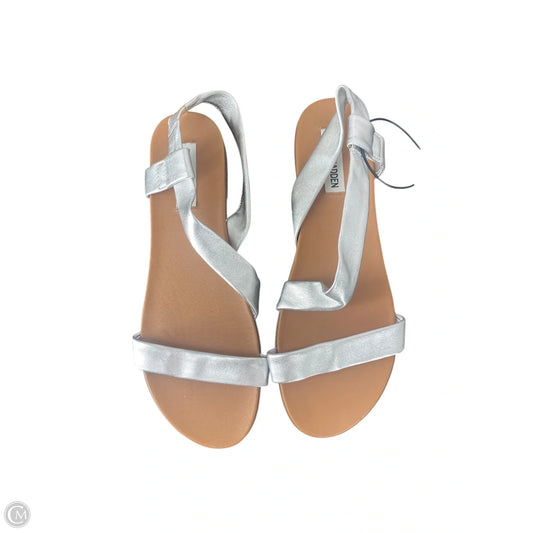 Sandals Flats By Steve Madden In Silver, Size: 10