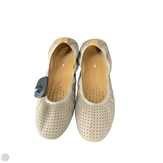 Shoes Flats By Clarks In Taupe, Size: 5.5