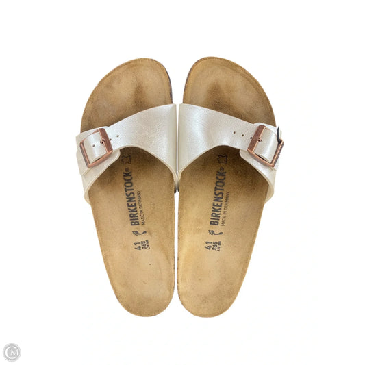 Sandals Flats By Birkenstock In White, Size: 10