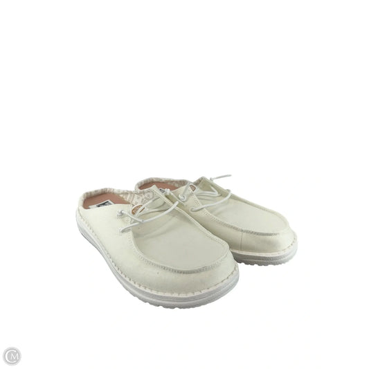 Shoes Flats By Hey Dude In Cream, Size: 6
