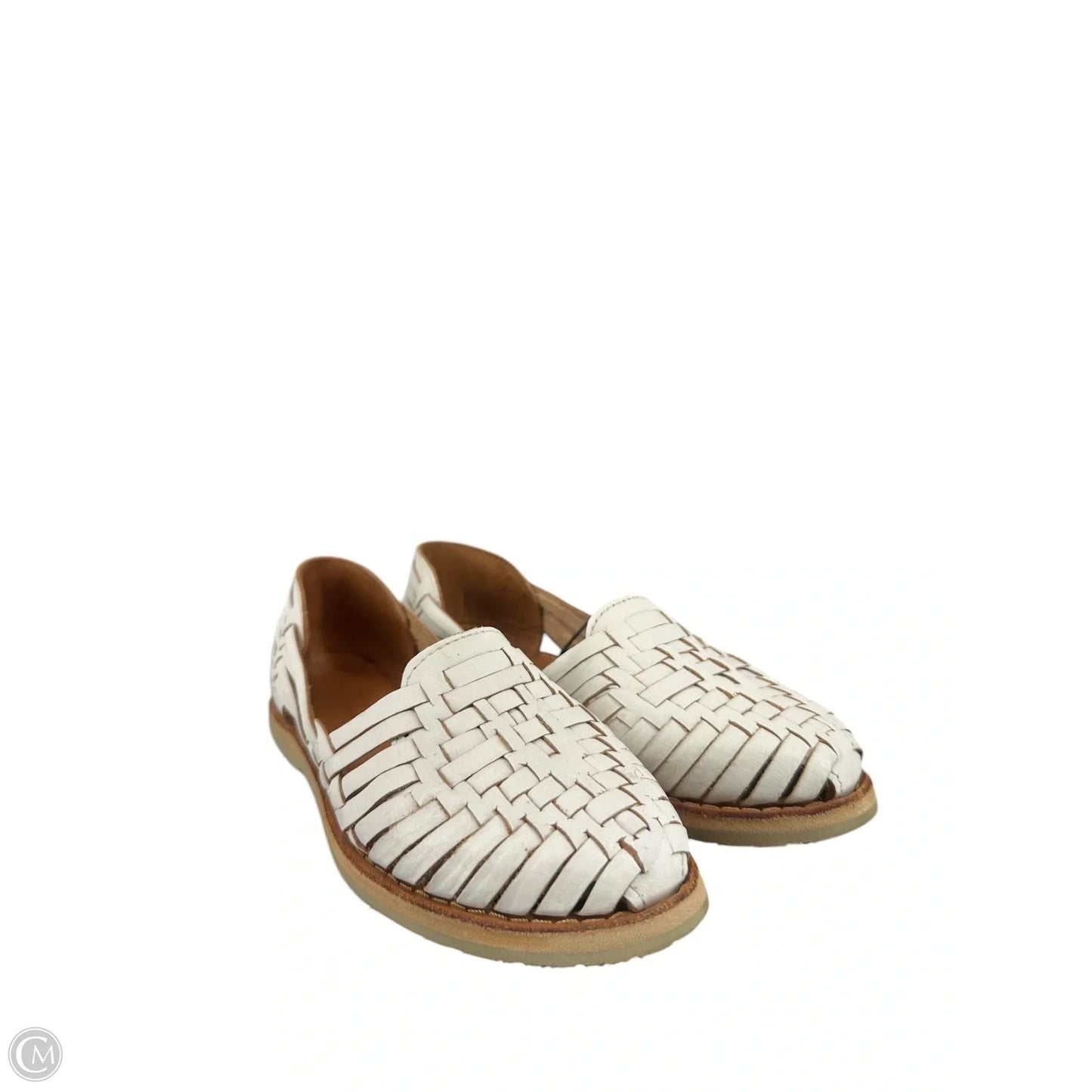 Shoes Flats By Bearpaw In White, Size: 6