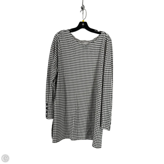 Top Long Sleeve By Chicos In Checkered Pattern, Size: 4