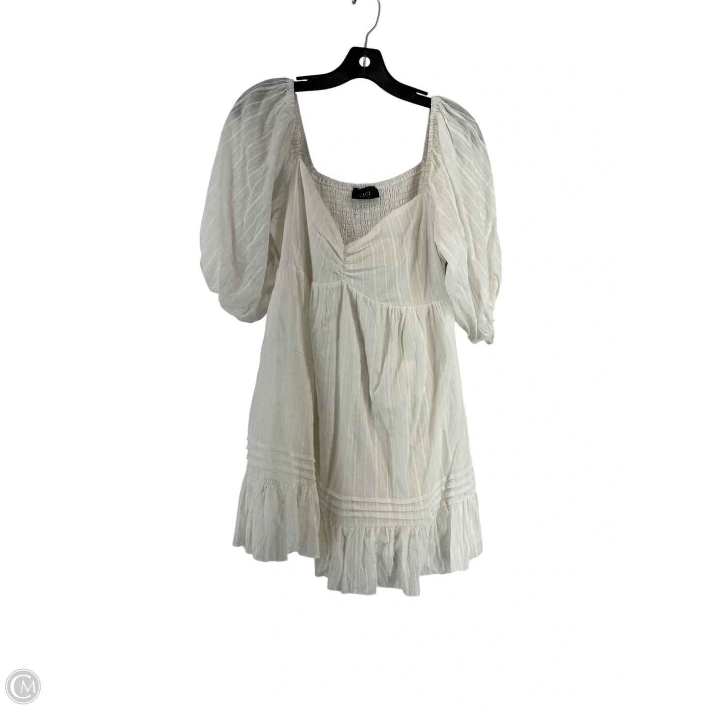 Dress Casual Short By Vici In White, Size: L