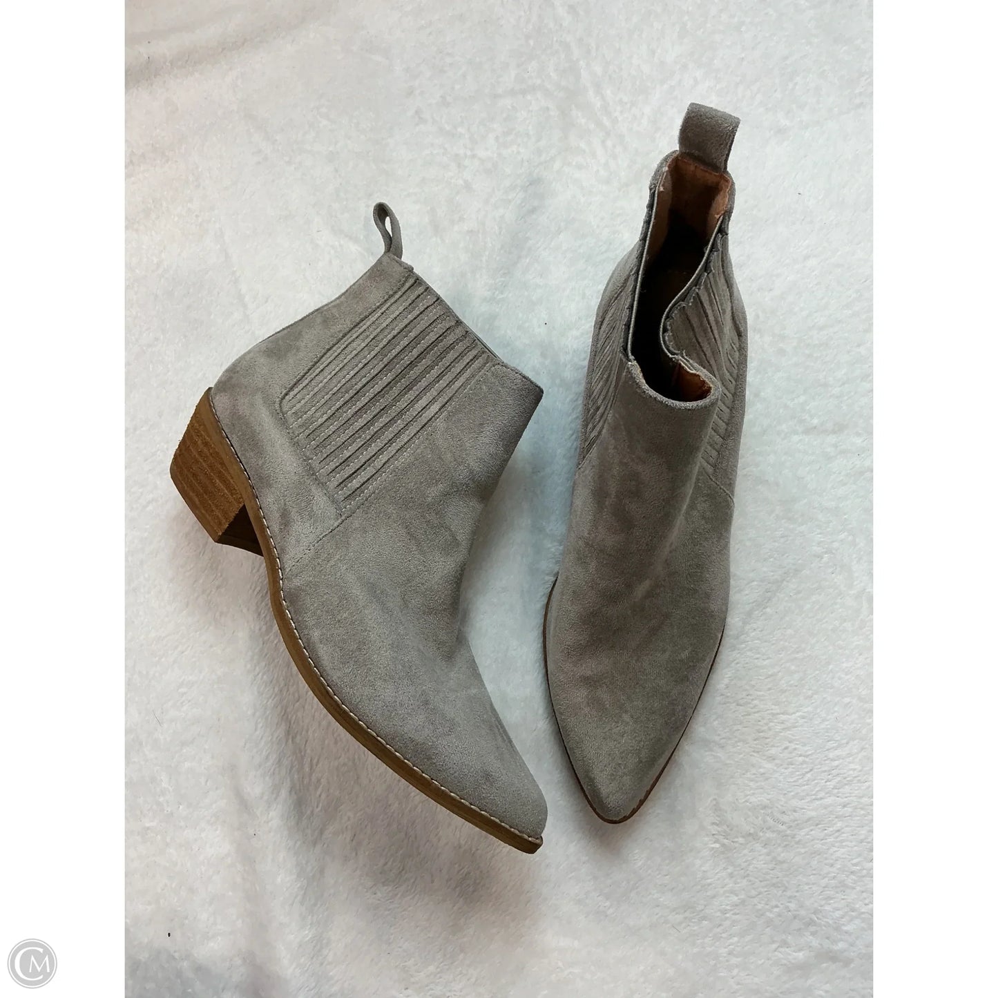 Boots Ankle Flats By Clothes Mentor In Grey, Size: 8.5