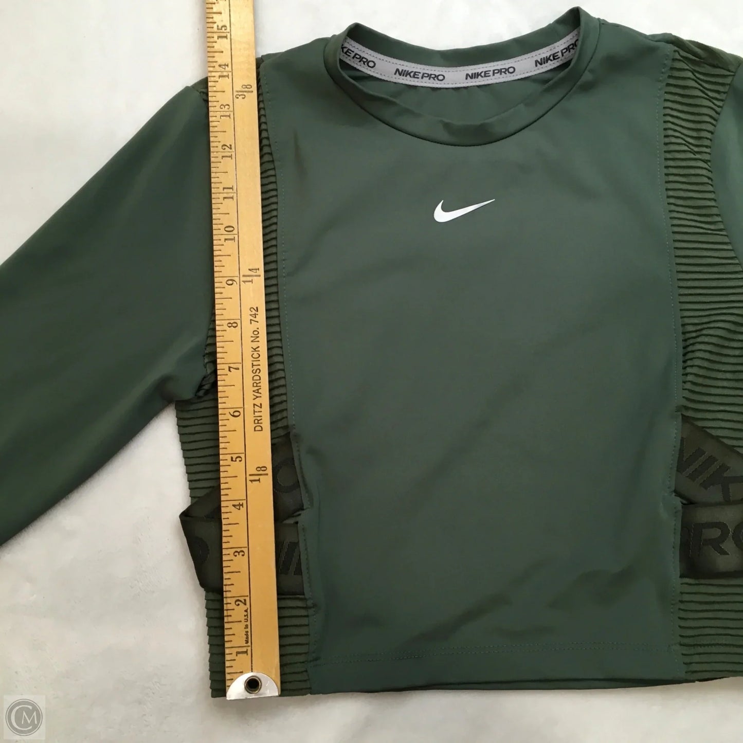 Athletic Top Long Sleeve Crewneck By Nike In Green, Size: S