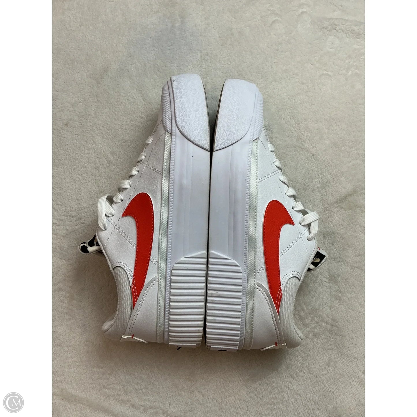 Shoes Sneakers By Nike In White, Size: 8