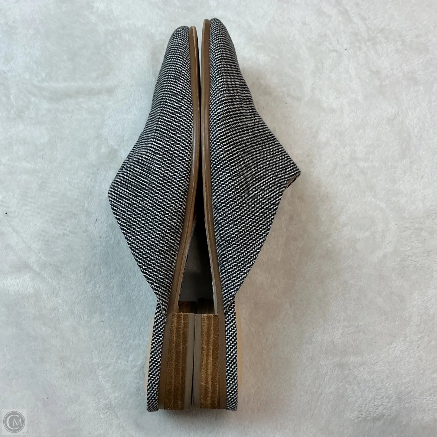 Shoes Flats By Clarks In Black & White, Size: 9