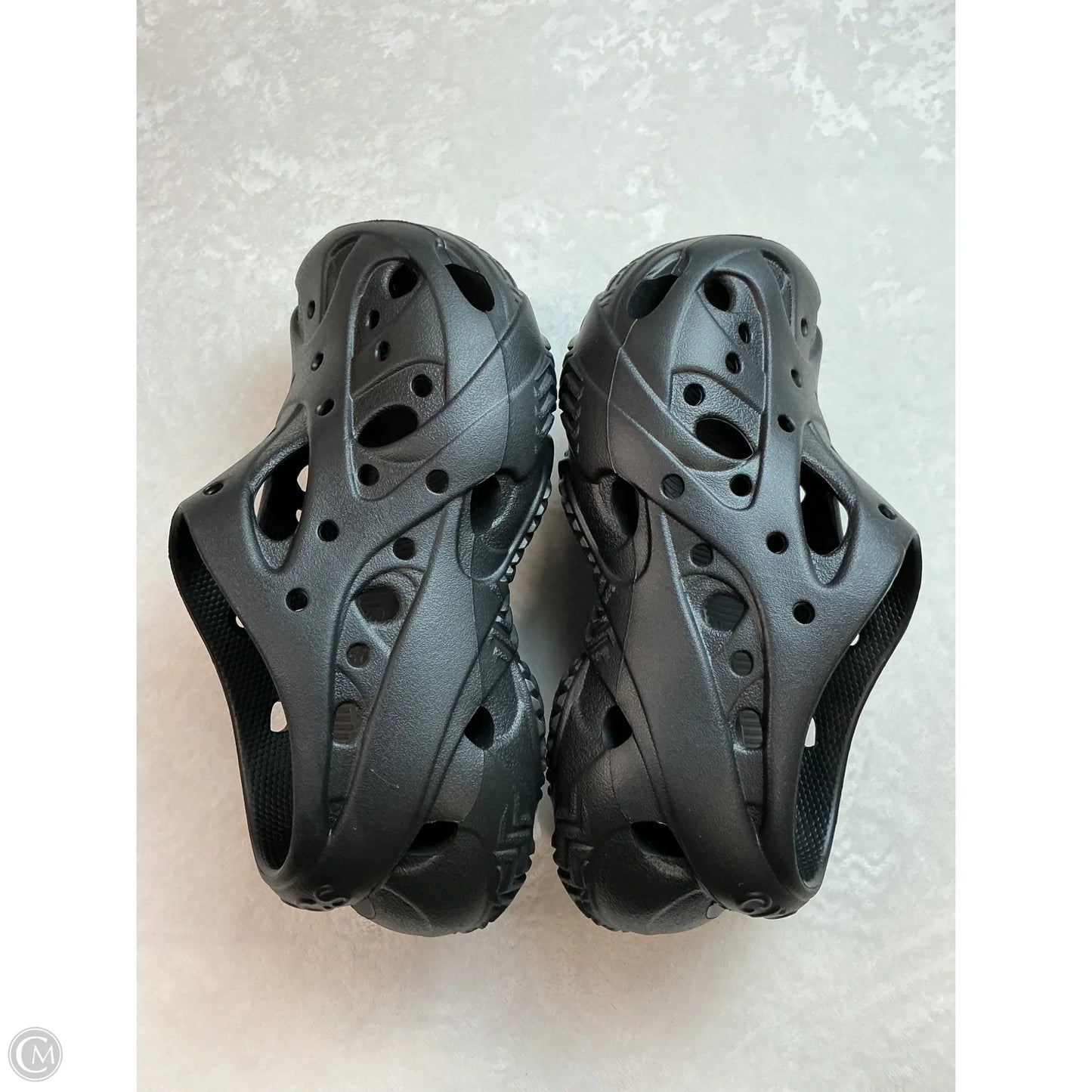Sandals Heels Platform By Crocs In Black, Size: 8