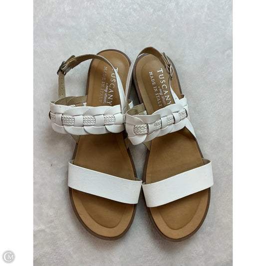 Sandals Flats By Clothes Mentor In White, Size: 8