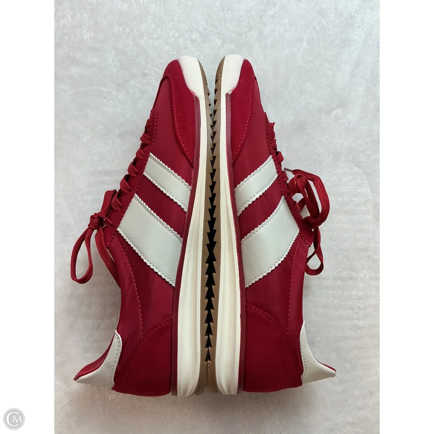 Shoes Sneakers By Steve Madden In Red & White, Size: 8.5