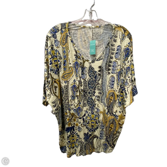 Top Short Sleeve By Maurices In Cream, Size: M
