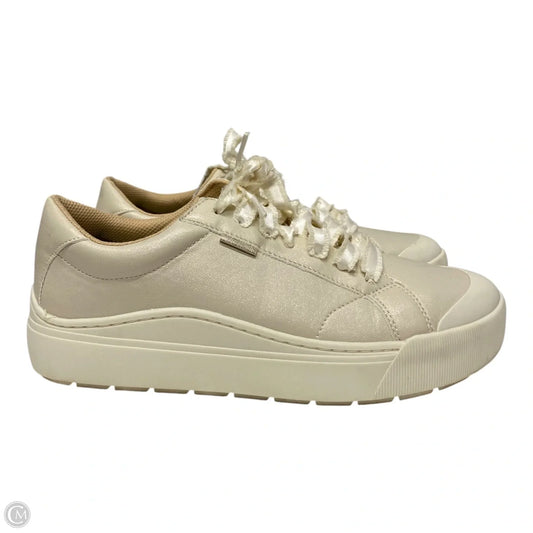Shoes Sneakers By Dr Scholls In Cream, Size: 11