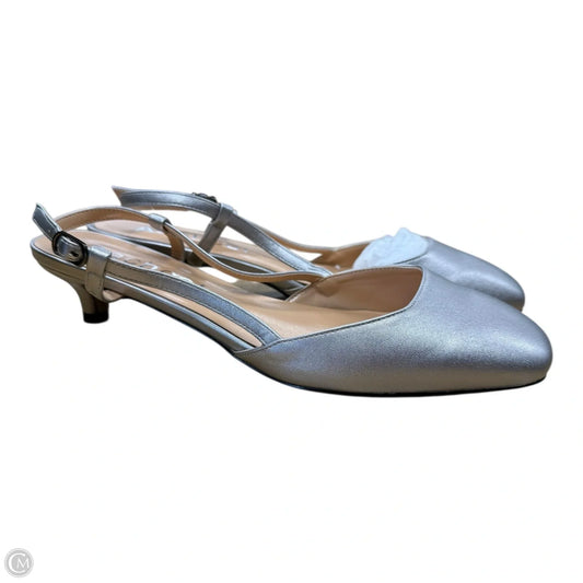 Shoes Flats By AACHCOL In Silver, Size: 10