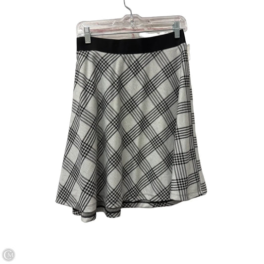 Skirt Mini & Short By Torrid In Black & White, Size: 1x