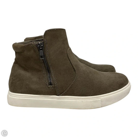 Boots Ankle Flats By Izod In Grey, Size: 6