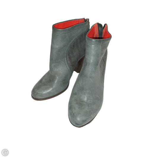 Boots Designer By Coach In Grey, Size: 8