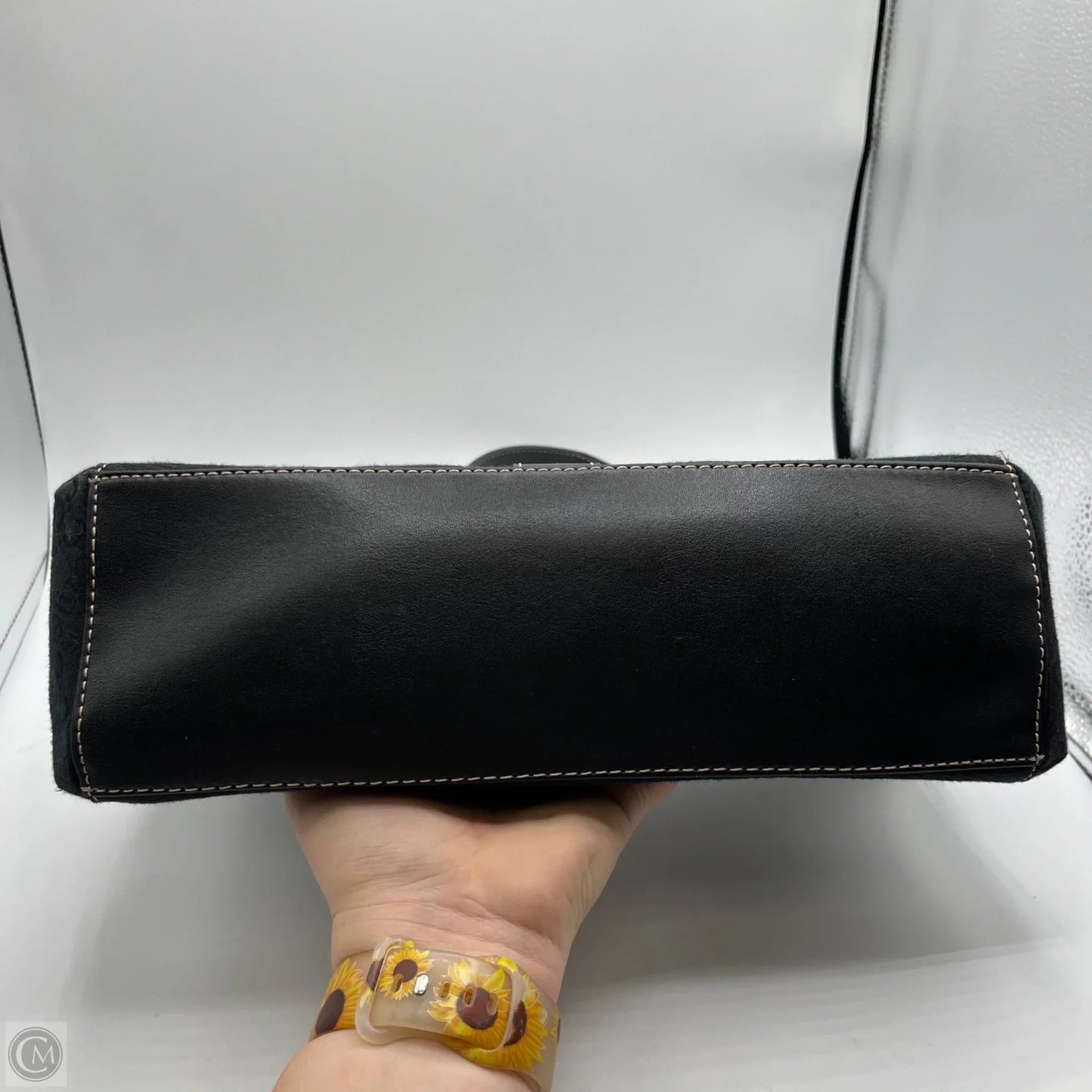 Handbag By Liz Claiborne, Size: Medium