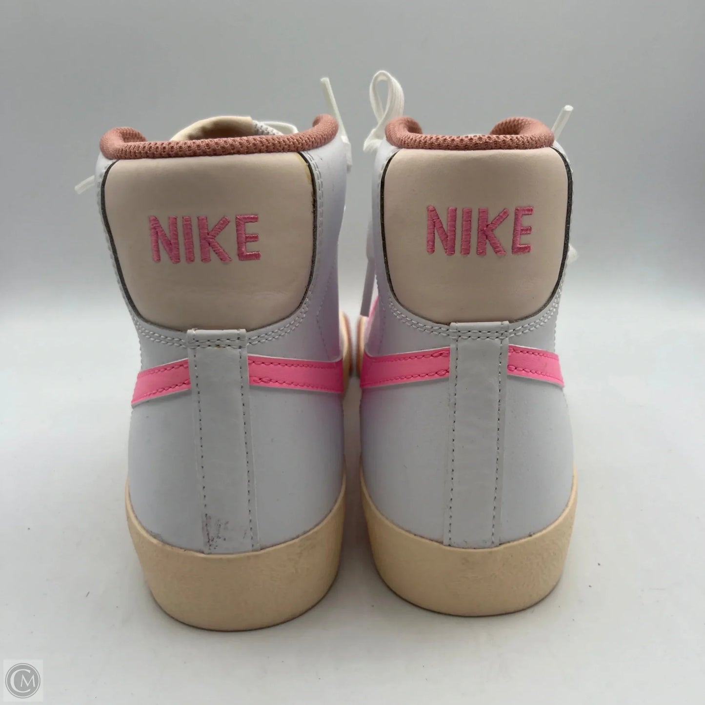 Shoes Sneakers By Nike In Pink & White, Size: 5.5