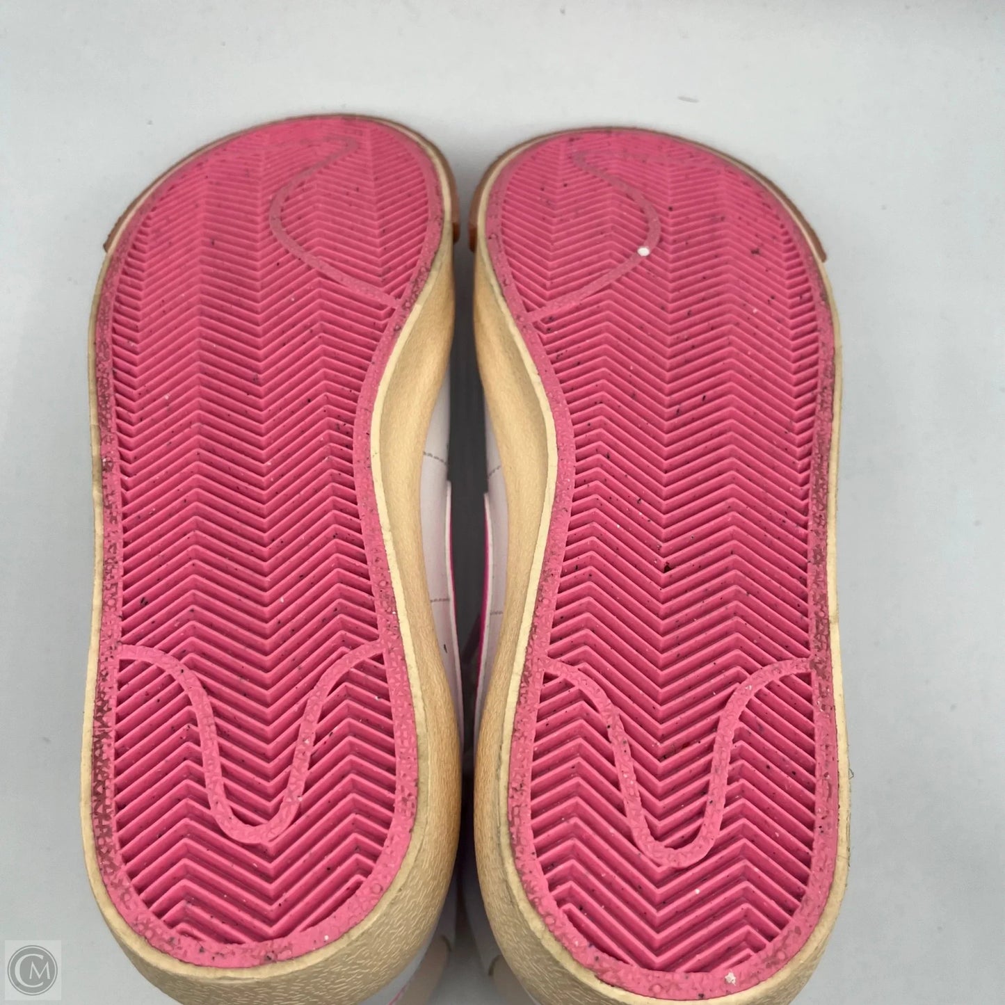 Shoes Sneakers By Nike In Pink & White, Size: 5.5