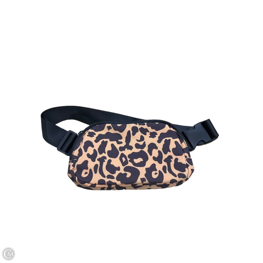 Belt Bag By Clothes Mentor, Size: Medium
