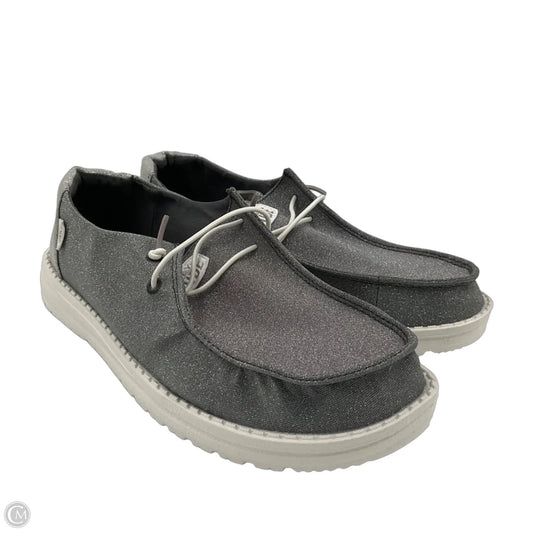 Shoes Flats By Hey Dude In Grey, Size: 10