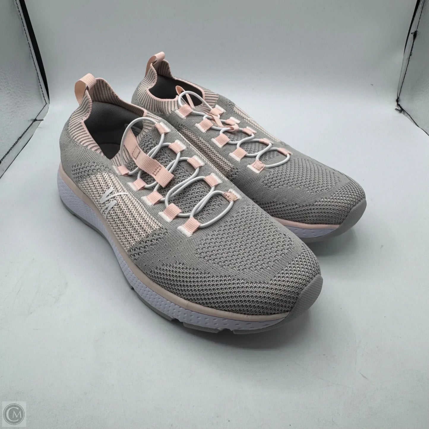 Shoes Athletic By Cmb In Grey, Size: 8.5