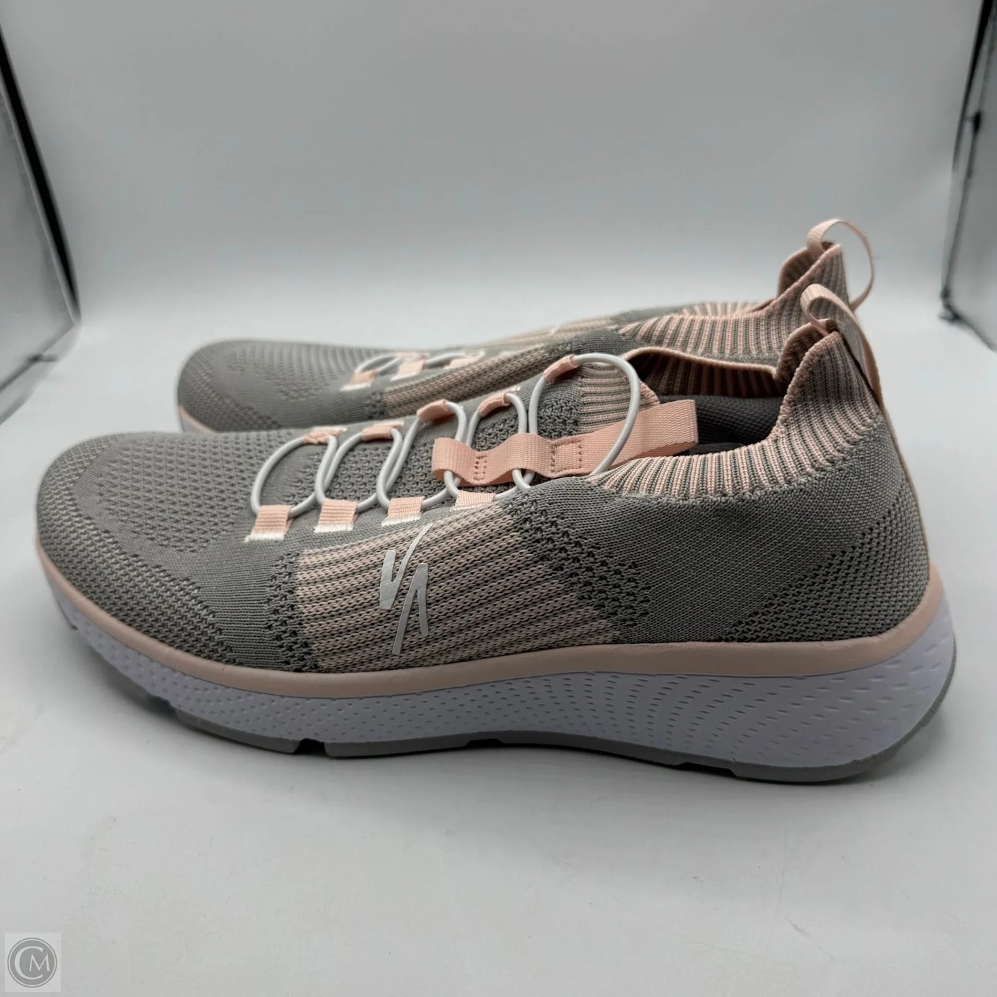 Shoes Athletic By Cmb In Grey, Size: 8.5