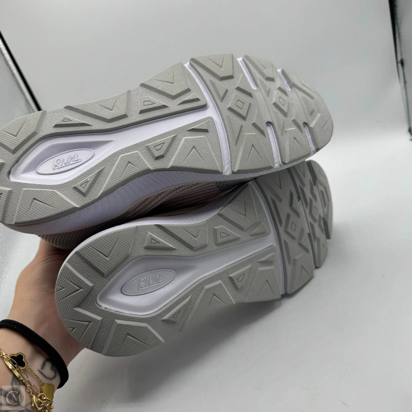 Shoes Athletic By Cmb In Grey, Size: 8.5