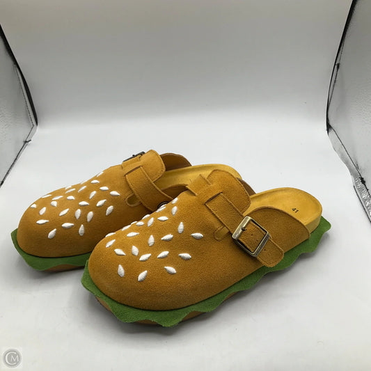 Slippers By Cmc In Tan, Size: 10