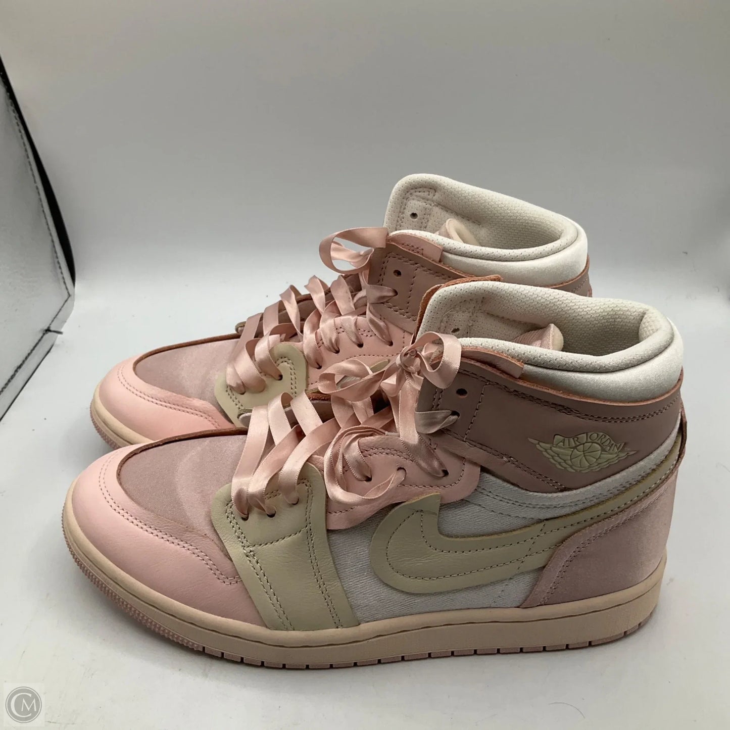 Shoes Sneakers By Nike In Pink & White, Size: 9