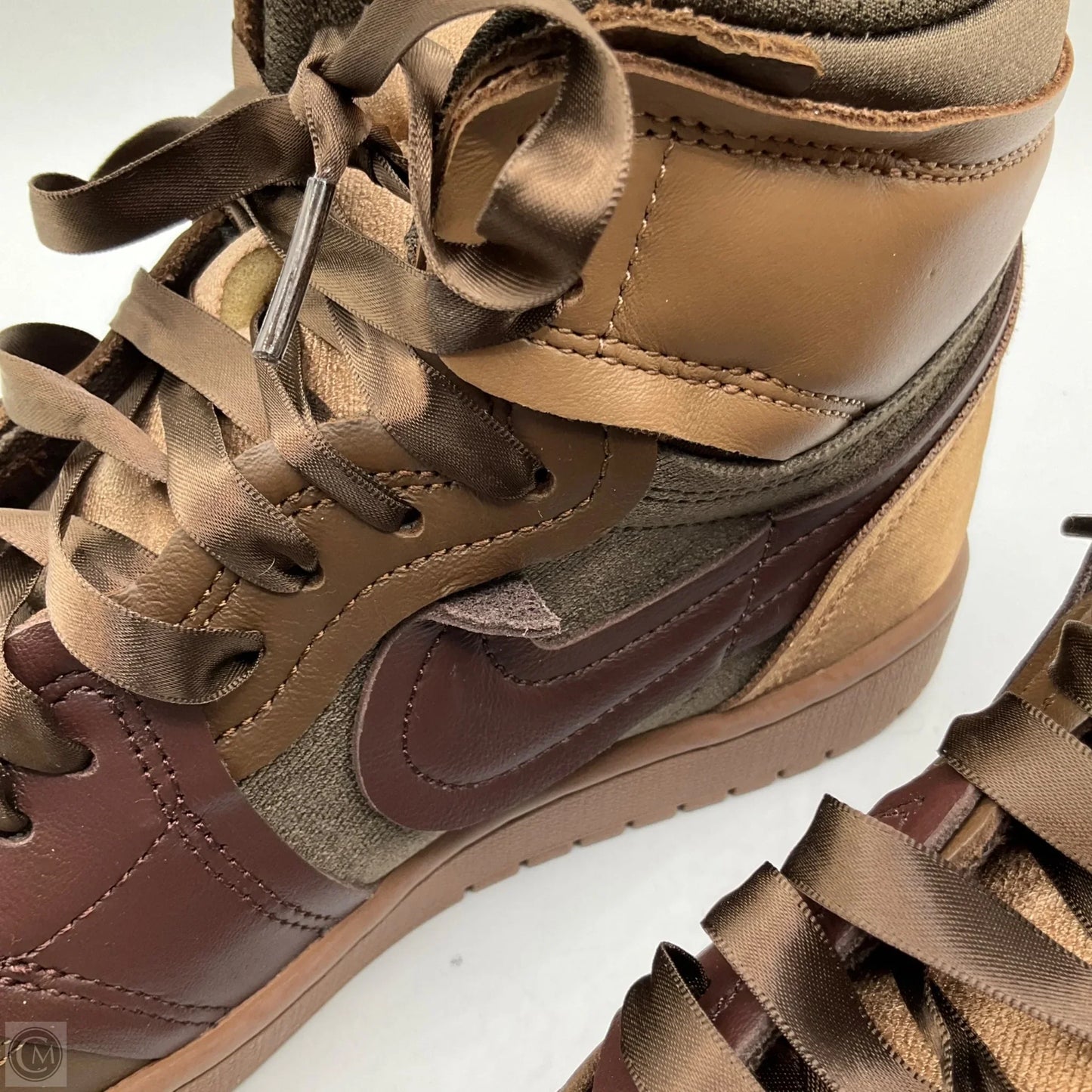 Shoes Sneakers By Nike In Brown, Size: 8