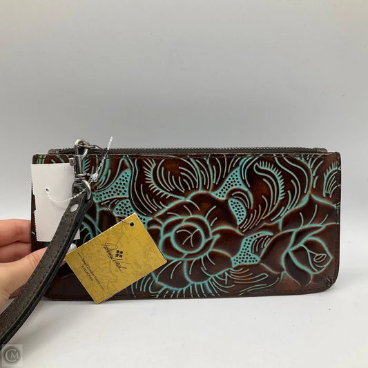 Wristlet Designer By Patricia Nash, Size: Medium