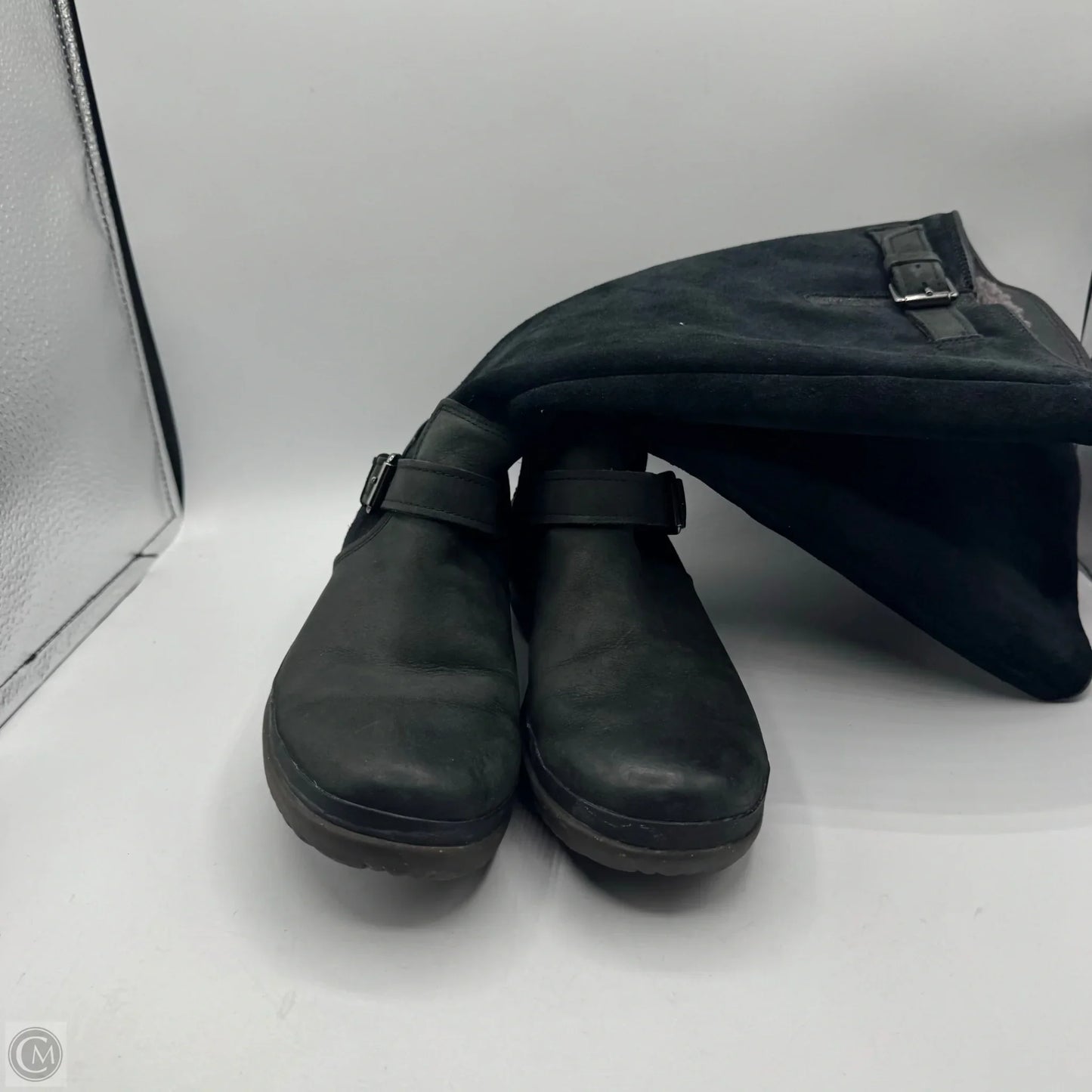 Boots Designer By Ugg In Black, Size: 6