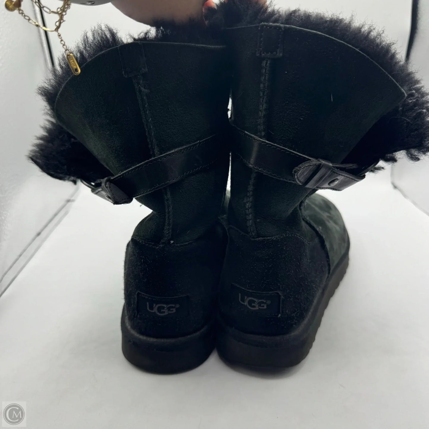 Boots Designer By Ugg In Black, Size: 9