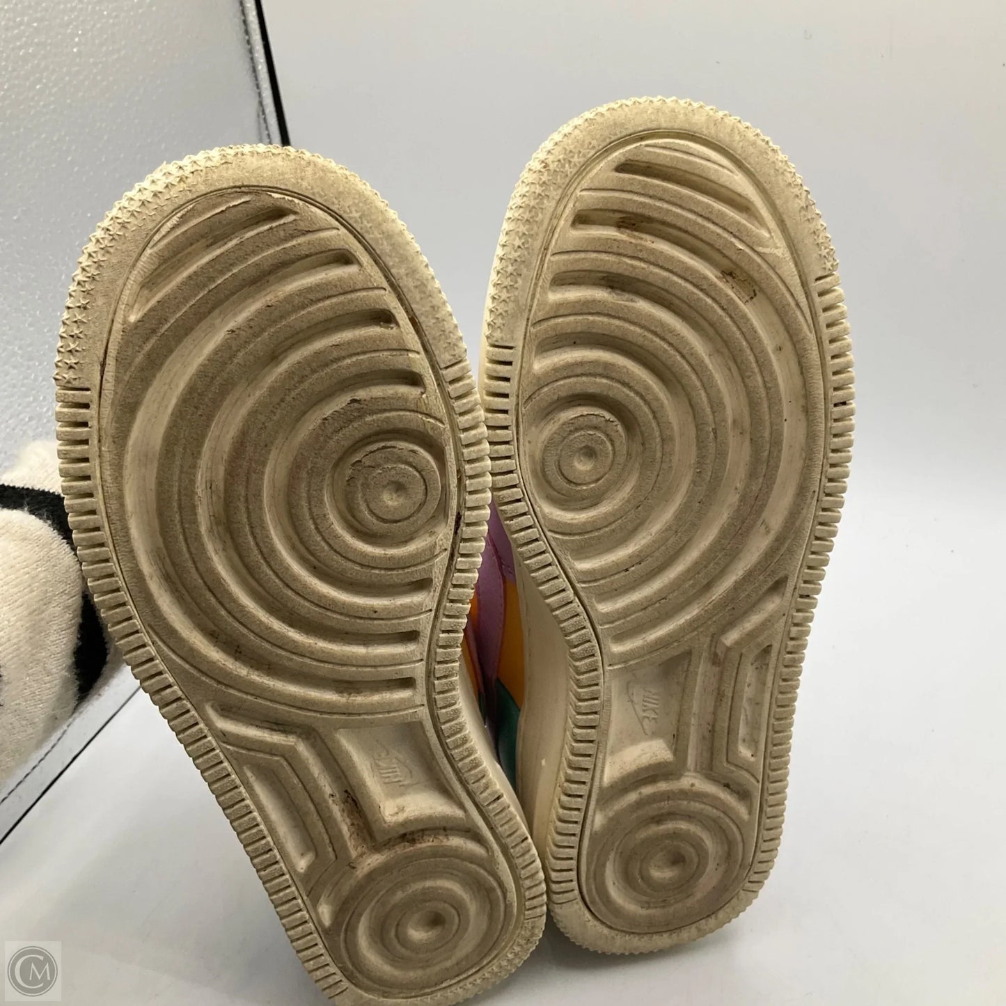 Shoes Sneakers By Nike In Multi-colored, Size: 6