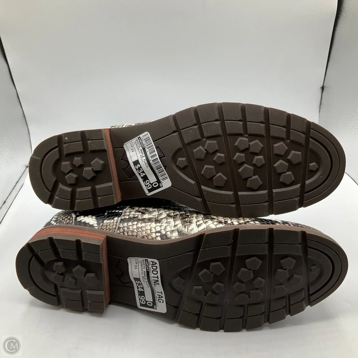Boots Ankle Flats By Ariat In Snakeskin Print, Size: 11