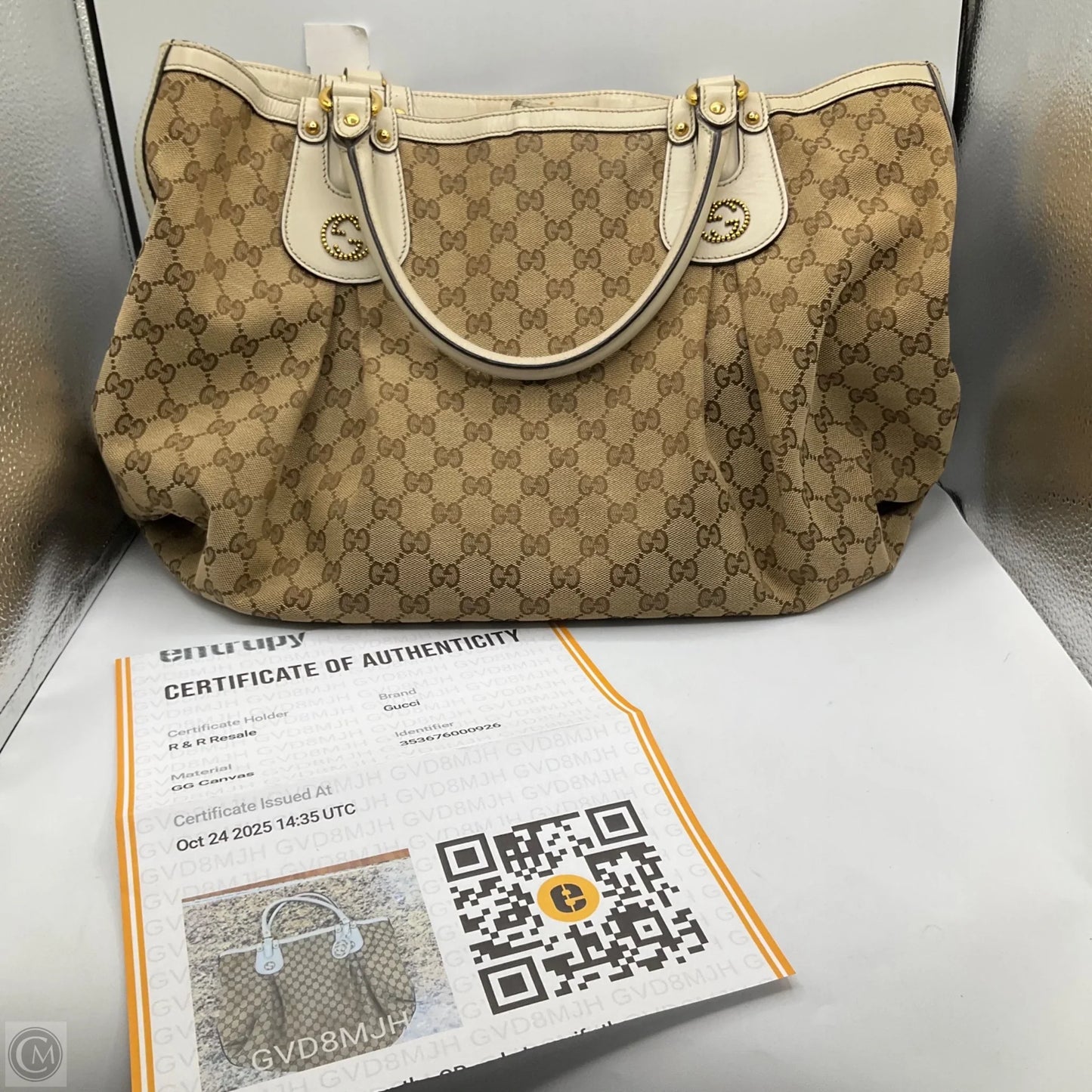 Handbag Luxury Designer By Gucci, Size: Medium