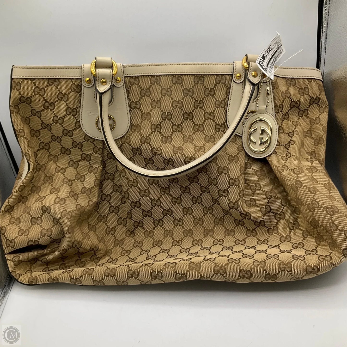Handbag Luxury Designer By Gucci, Size: Medium