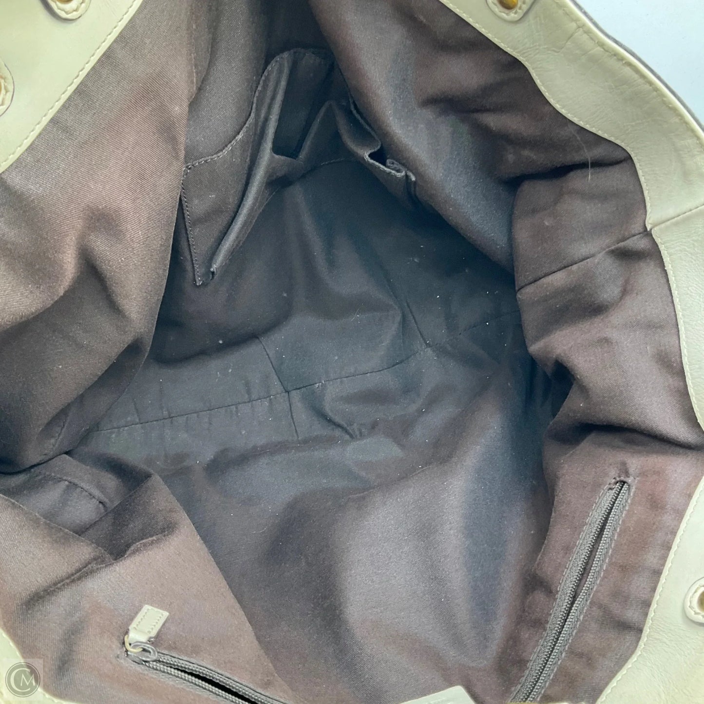 Handbag Luxury Designer By Gucci, Size: Medium